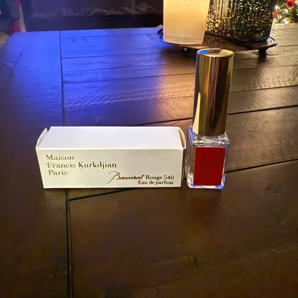 Maison Francis Kurkdjian Perfume with Gold Cap and Red Label 5 ml - Picture 2 of 2